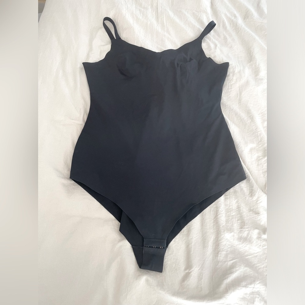 Pinsy - V Neck Hourglass Shapewear Bodysuit - Black - 2X
